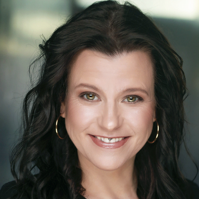 Nina Hömmen, traumasensible Single- und Beziehungscoachin